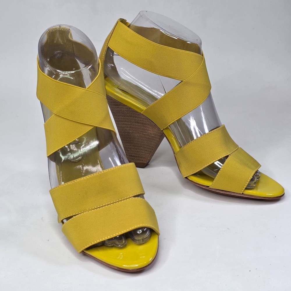 BCBGMAXAZRIA Women's Wedge Heel Size 6 B EU 36 Yellow Strappy Slip On Sandals